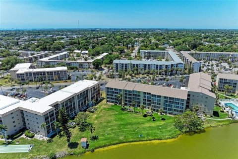Copropriété à vendre à Bradenton, Floride: 2 chambres, 86.96 m2 № 1749329 - photo 12
