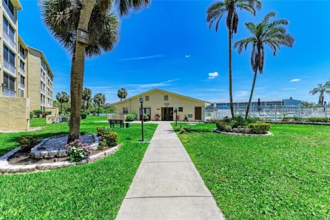 Copropriété à vendre à Bradenton, Floride: 2 chambres, 86.96 m2 № 1749329 - photo 11
