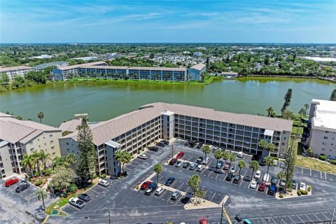 Copropriété à vendre à Bradenton, Floride: 2 chambres, 86.96 m2 № 1749329 - photo 14