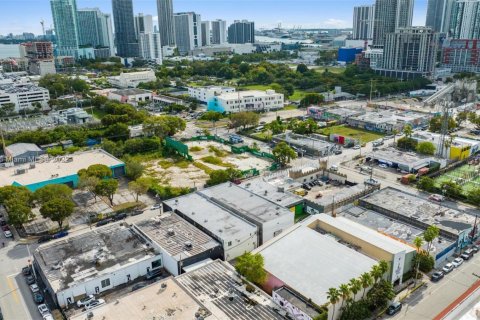 Propiedad comercial en venta en Miami, Florida № 2053404 - foto 5