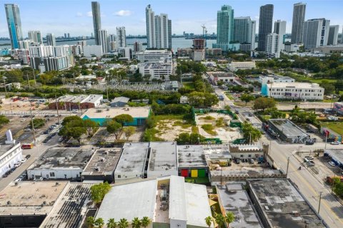 Propiedad comercial en venta en Miami, Florida № 2053404 - foto 2