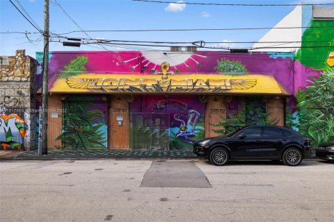 Propiedad comercial en venta en Miami, Florida № 2053404 - foto 10