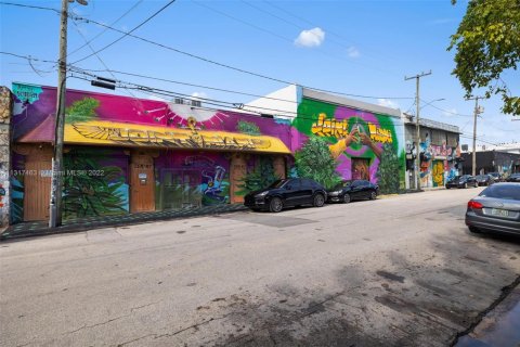 Propiedad comercial en venta en Miami, Florida № 2053404 - foto 12
