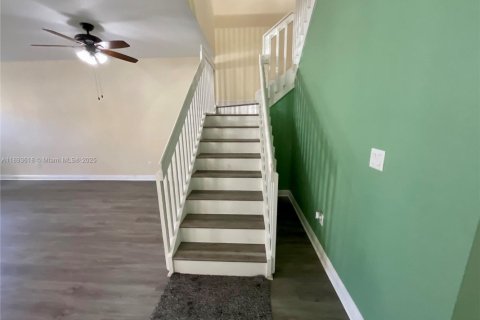 Touwnhouse à vendre à Pembroke Pines, Floride: 4 chambres, 213.68 m2 № 1945163 - photo 24