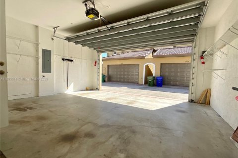 Touwnhouse à vendre à Pembroke Pines, Floride: 4 chambres, 213.68 m2 № 1945163 - photo 16