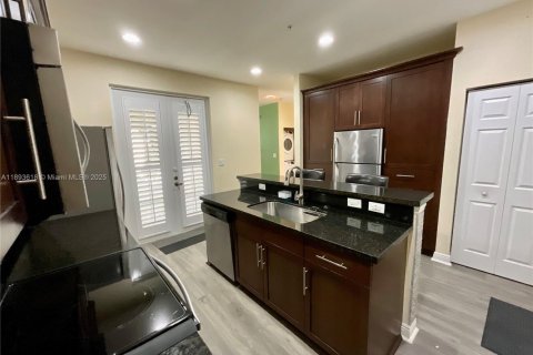 Touwnhouse à vendre à Pembroke Pines, Floride: 4 chambres, 213.68 m2 № 1945163 - photo 11