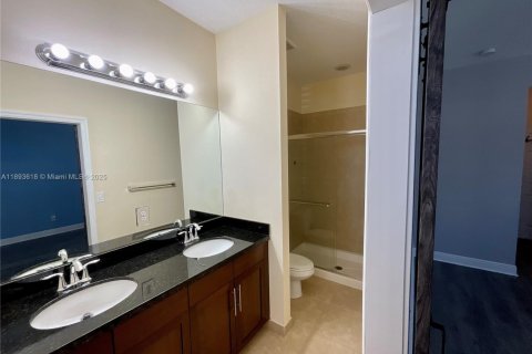Touwnhouse à vendre à Pembroke Pines, Floride: 4 chambres, 213.68 m2 № 1945163 - photo 30