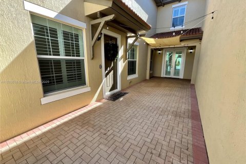 Touwnhouse à vendre à Pembroke Pines, Floride: 4 chambres, 213.68 m2 № 1945163 - photo 6