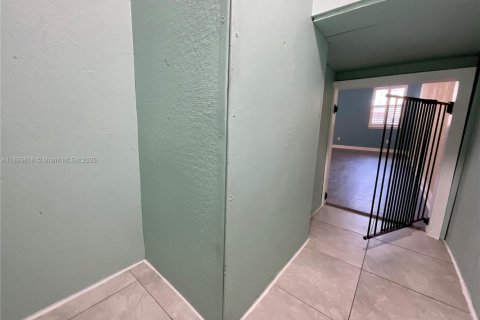 Touwnhouse à vendre à Pembroke Pines, Floride: 4 chambres, 213.68 m2 № 1945163 - photo 23