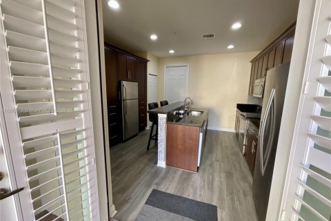 Touwnhouse à vendre à Pembroke Pines, Floride: 4 chambres, 213.68 m2 № 1945163 - photo 14