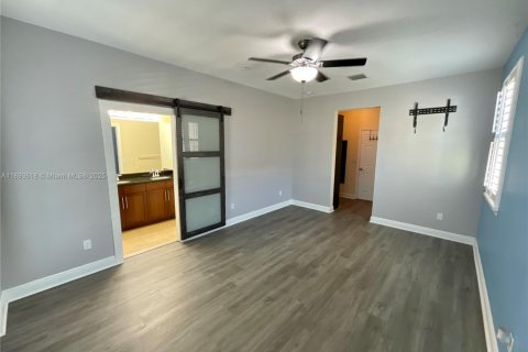 Touwnhouse à vendre à Pembroke Pines, Floride: 4 chambres, 213.68 m2 № 1945163 - photo 29