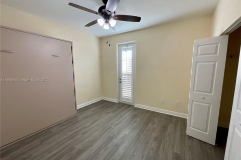 Touwnhouse à vendre à Pembroke Pines, Floride: 4 chambres, 213.68 m2 № 1945163 - photo 20