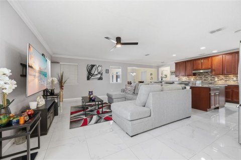 Villa ou maison à vendre à Haines City, Floride: 4 chambres, 211.35 m2 № 2108259 - photo 6