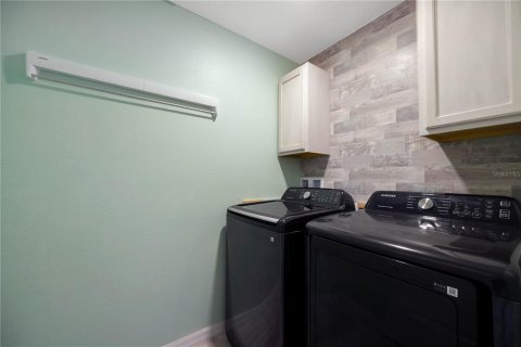 Villa ou maison à vendre à Haines City, Floride: 4 chambres, 211.35 m2 № 2108259 - photo 29