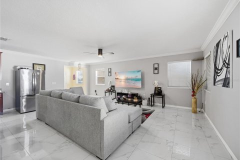 Villa ou maison à vendre à Haines City, Floride: 4 chambres, 211.35 m2 № 2108259 - photo 9