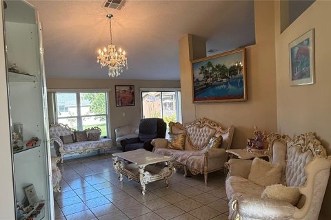 House in Kissimmee, Florida 4 bedrooms, 182.83 sq.m. № 1873385 - photo 13