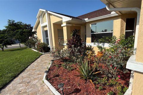 House in Kissimmee, Florida 4 bedrooms, 182.83 sq.m. № 1873385 - photo 4