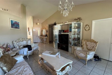 House in Kissimmee, Florida 4 bedrooms, 182.83 sq.m. № 1873385 - photo 12