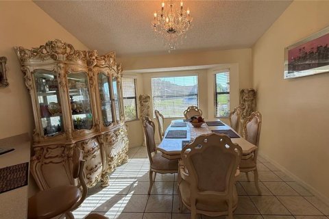 House in Kissimmee, Florida 4 bedrooms, 182.83 sq.m. № 1873385 - photo 15