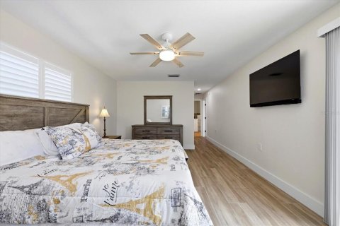 Casa en venta en Saint Petersburg, Florida, 3 dormitorios, 200.58 m2 № 2099720 - foto 17