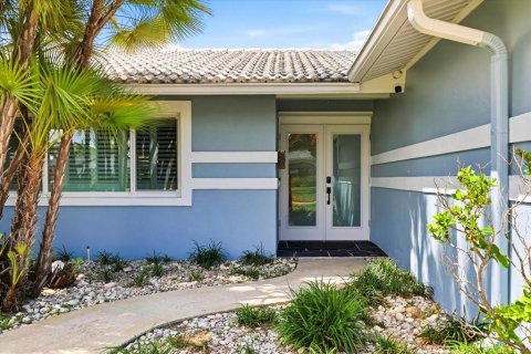 Casa en venta en Saint Petersburg, Florida, 3 dormitorios, 200.58 m2 № 2099720 - foto 2