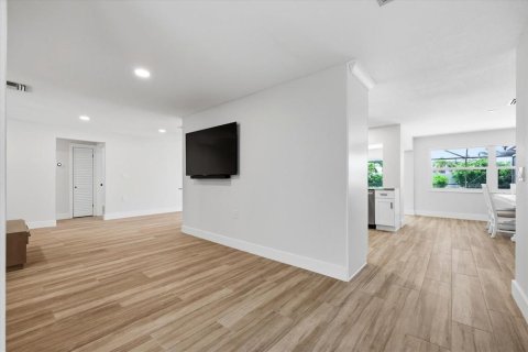 Casa en venta en Saint Petersburg, Florida, 3 dormitorios, 200.58 m2 № 2099720 - foto 29