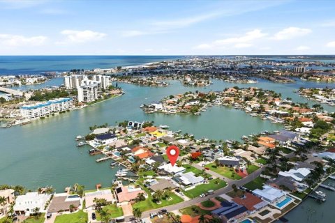 Casa en venta en Saint Petersburg, Florida, 3 dormitorios, 200.58 m2 № 2099720 - foto 5