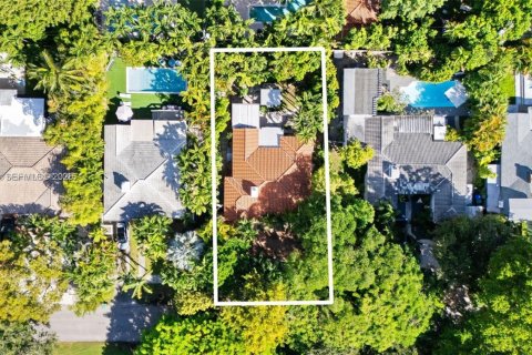 Casa en alquiler en Miami, Florida, 2 dormitorios, 123.93 m2 № 1993797 - foto 3