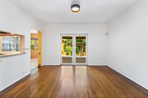 Casa en alquiler en Miami, Florida, 2 dormitorios, 123.93 m2 № 1993797 - foto 9