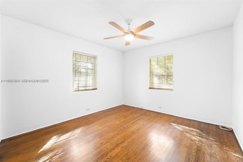 Casa en alquiler en Miami, Florida, 2 dormitorios, 123.93 m2 № 1993797 - foto 13