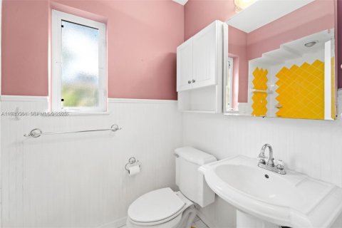 Casa en alquiler en Miami, Florida, 2 dormitorios, 123.93 m2 № 1993797 - foto 14