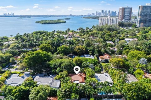 Casa en alquiler en Miami, Florida, 2 dormitorios, 123.93 m2 № 1993797 - foto 4