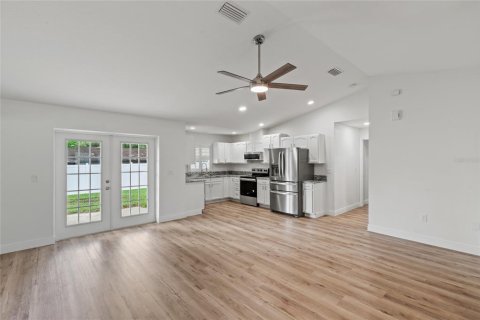 Casa en venta en Wildwood, Florida, 2 dormitorios, 113.25 m2 № 1843468 - foto 5