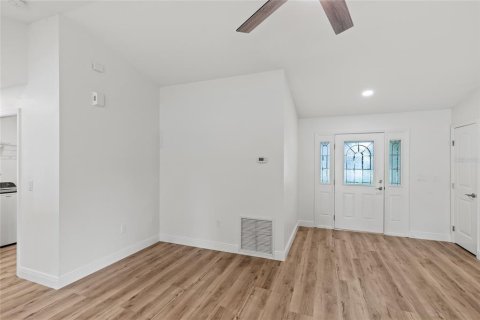 Купить виллу или дом в Уайлдвуд, Флорида 5 комнат, 113.25м2, № 1843468 - фото 11