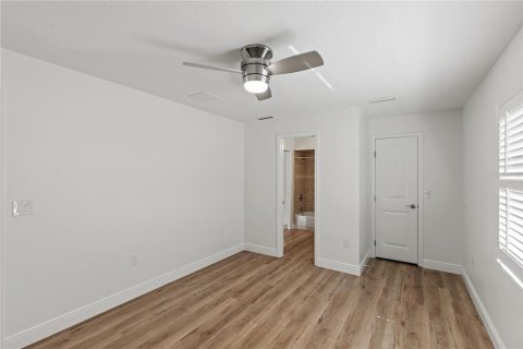 Casa en venta en Wildwood, Florida, 2 dormitorios, 113.25 m2 № 1843468 - foto 17