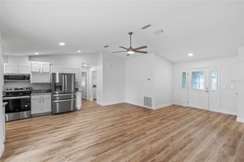 Casa en venta en Wildwood, Florida, 2 dormitorios, 113.25 m2 № 1843468 - foto 6