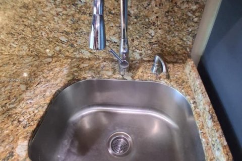 Condominio en venta en Aventura, Florida, 1 dormitorio, 71.35 m2 № 1994015 - foto 5