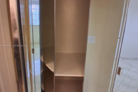 Condominio en venta en Aventura, Florida, 1 dormitorio, 71.35 m2 № 1994015 - foto 15