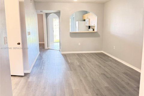 Copropriété à louer à Homestead, Floride: 2 chambres, 76.37 m2 № 2041670 - photo 2