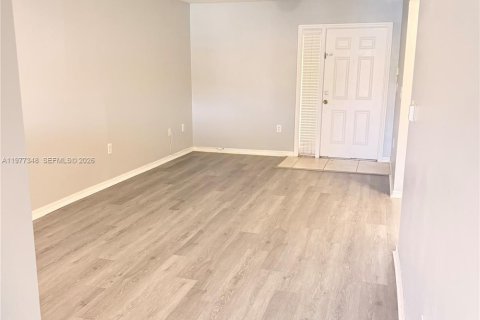 Copropriété à louer à Homestead, Floride: 2 chambres, 76.37 m2 № 2041670 - photo 4