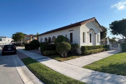 Townhouse in Doral, Florida 3 bedrooms, 149.11 sq.m. № 1888855 - photo 22