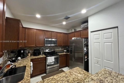 Townhouse in Doral, Florida 3 bedrooms, 149.11 sq.m. № 1888855 - photo 8