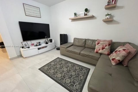 Townhouse in Doral, Florida 3 bedrooms, 149.11 sq.m. № 1888855 - photo 3