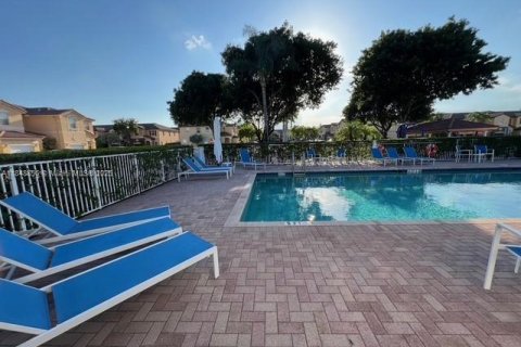 Townhouse in Doral, Florida 3 bedrooms, 149.11 sq.m. № 1888855 - photo 23