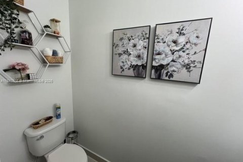 Townhouse in Doral, Florida 3 bedrooms, 149.11 sq.m. № 1888855 - photo 15