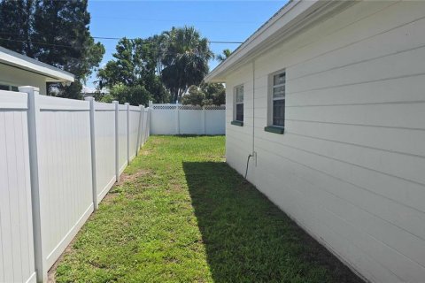 Casa en venta en Saint Petersburg, Florida, 3 dormitorios, 127.46 m2 № 1801885 - foto 5