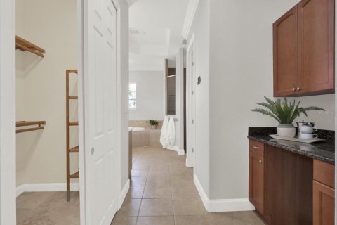 House in Windermere, Florida 4 bedrooms, 348.48 sq.m. № 1873198 - photo 29