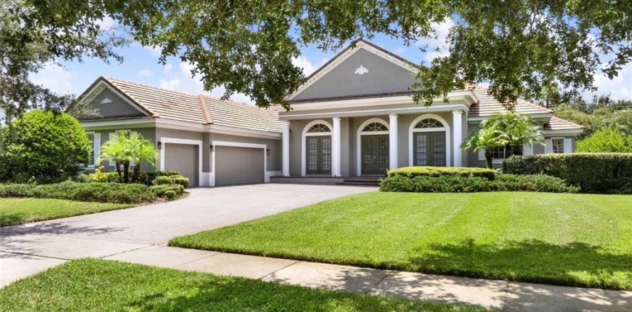 House in Windermere, Florida 4 bedrooms, 348.48 sq.m. № 1873198