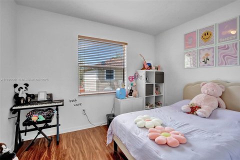 Townhouse in Miramar, Florida 4 bedrooms, 180.14 sq.m. № 1731560 - photo 21
