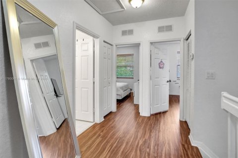 Townhouse in Miramar, Florida 4 bedrooms, 180.14 sq.m. № 1731560 - photo 29